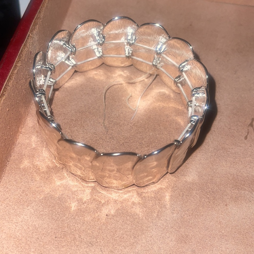 ⭐️❤️😃Silver Liz Claiborne Bracelet